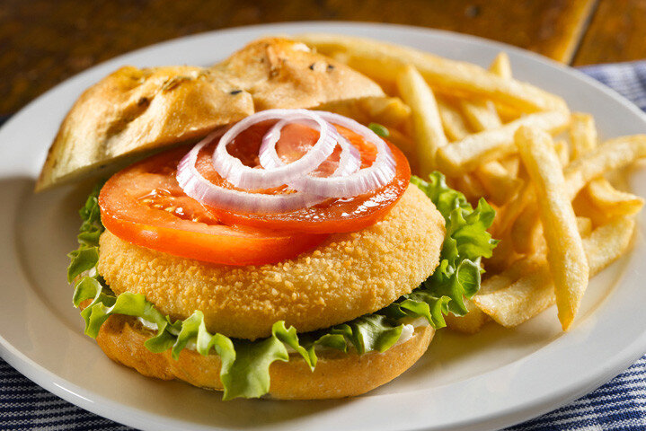 Maple Leaf Crispy Chicken Breast Burgers 90g e1555938763513
