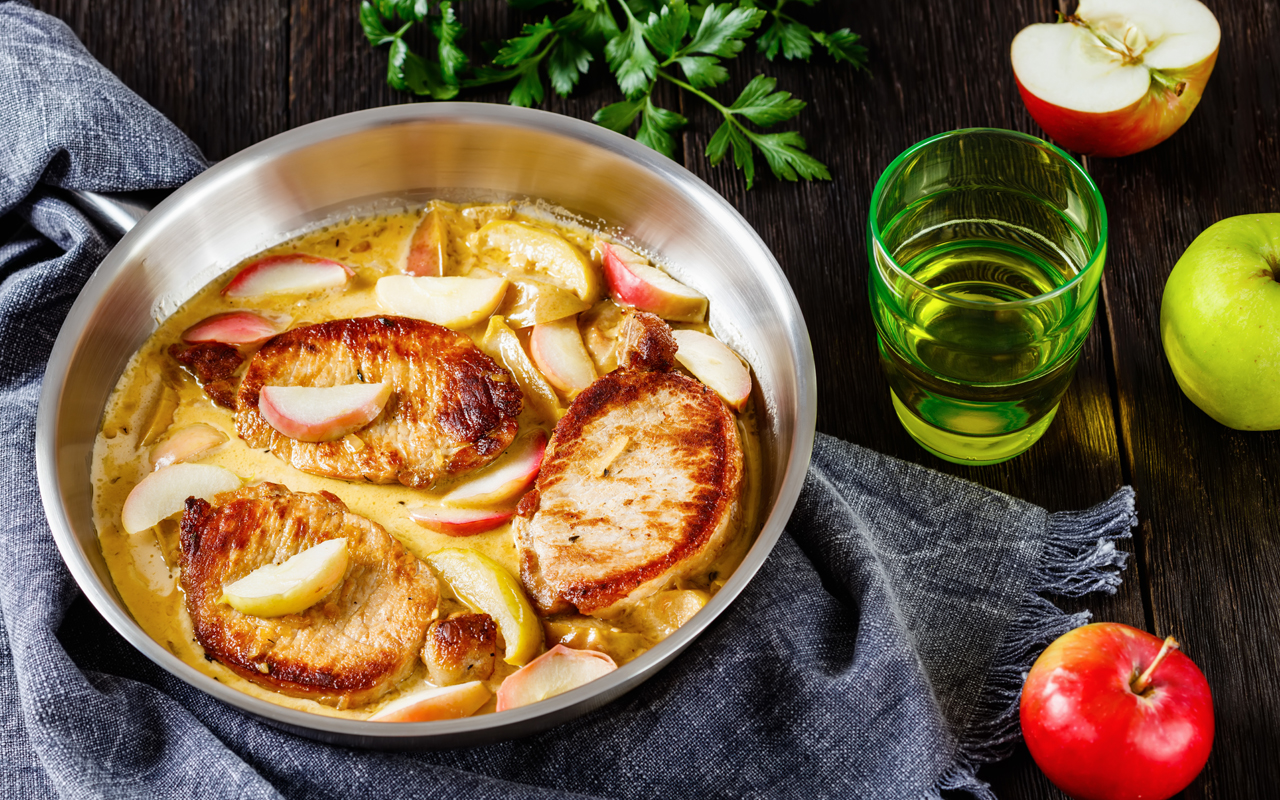 Pork Chops and Caramelized Apples
