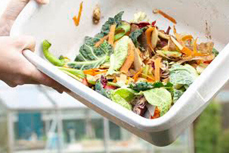 What a waste! How to cut back on food garbage